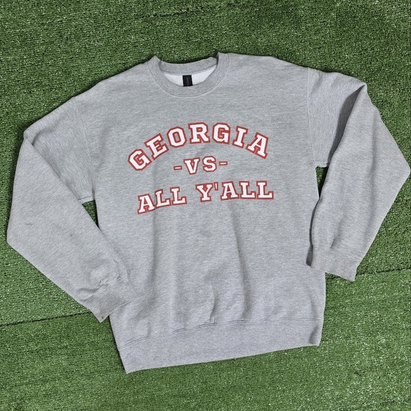 GILDAN | 'GEORGIA VS ALL YALL' GEORGIA BULLDOGS TEAM SPIRIT CREW NECK SWEATSHIRT - Picture 3 of 14